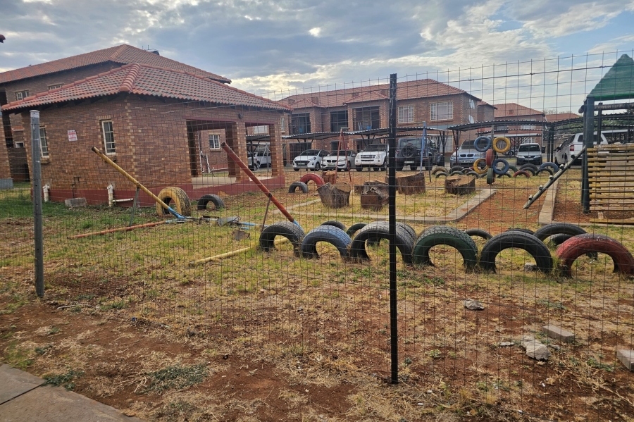 2 Bedroom Property for Sale in Waterval East North West